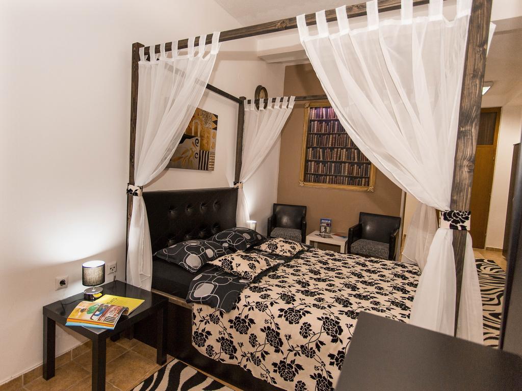 Apart Hotel Kalonis Скопие Екстериор снимка