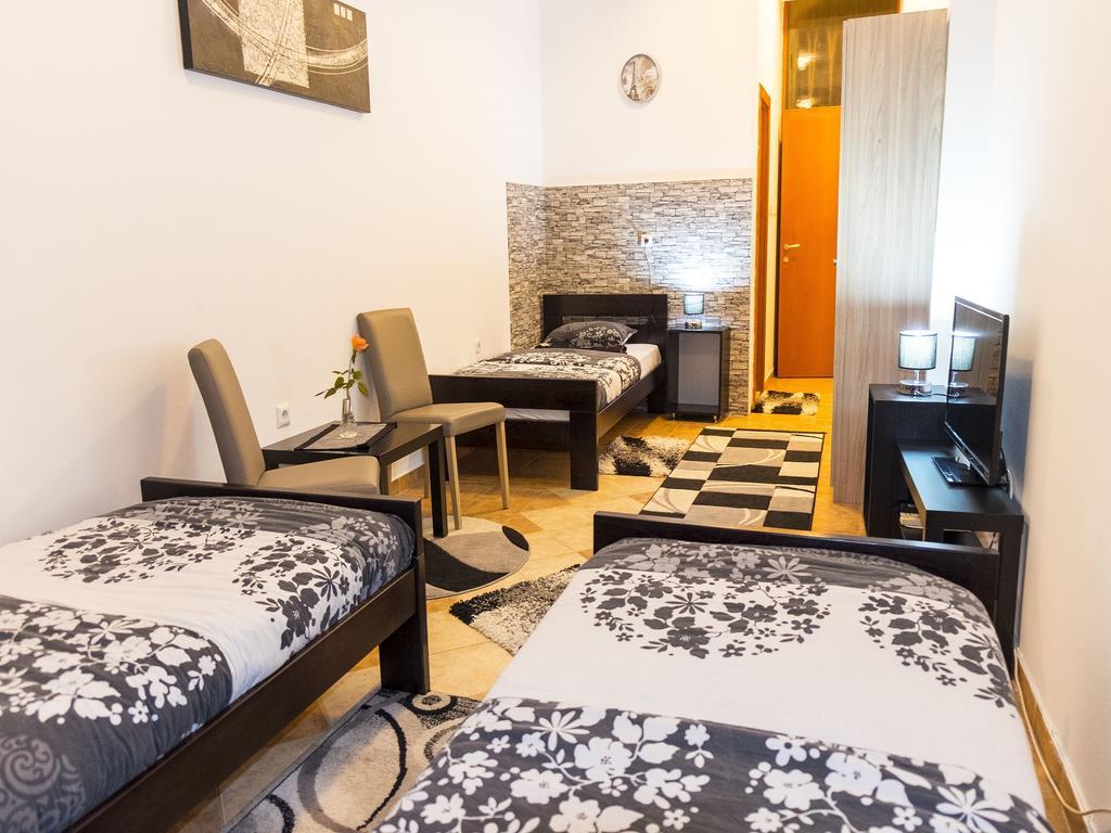 Apart Hotel Kalonis Скопие Стая снимка
