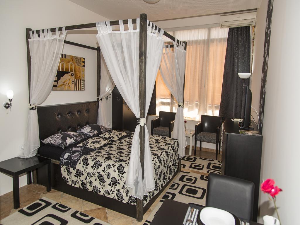 Apart Hotel Kalonis Скопие Екстериор снимка