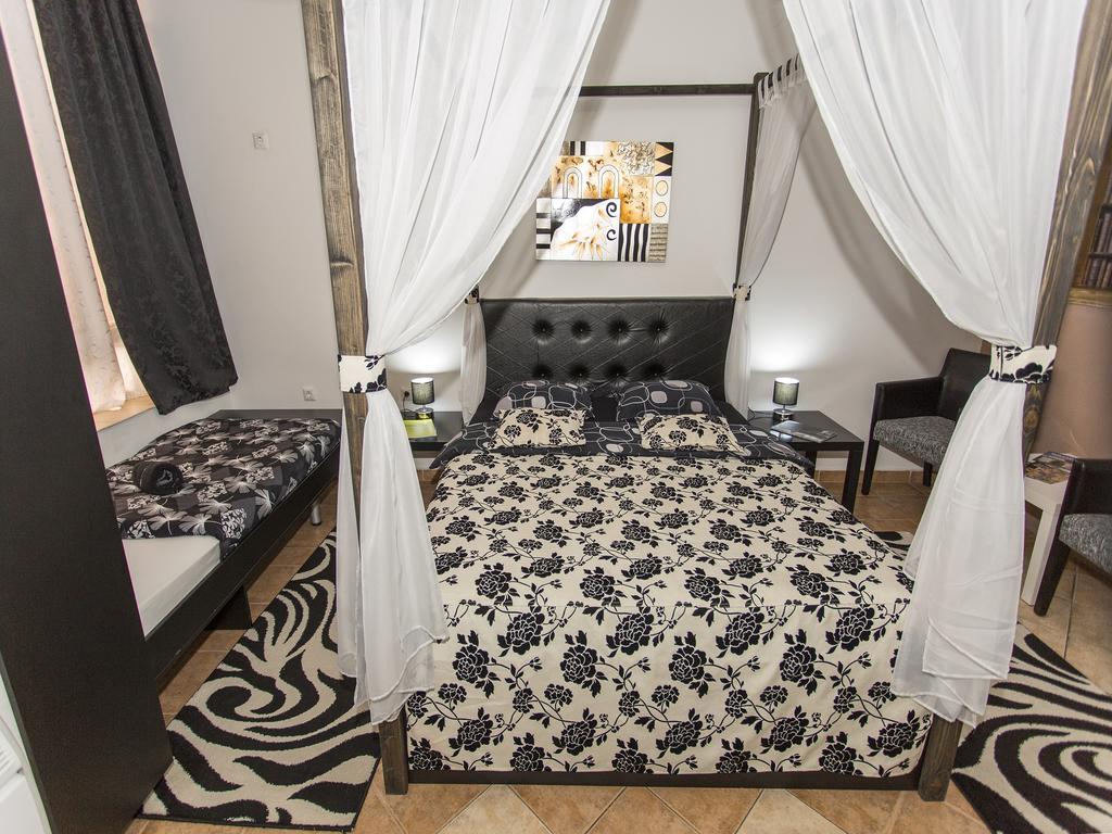 Apart Hotel Kalonis Скопие Стая снимка