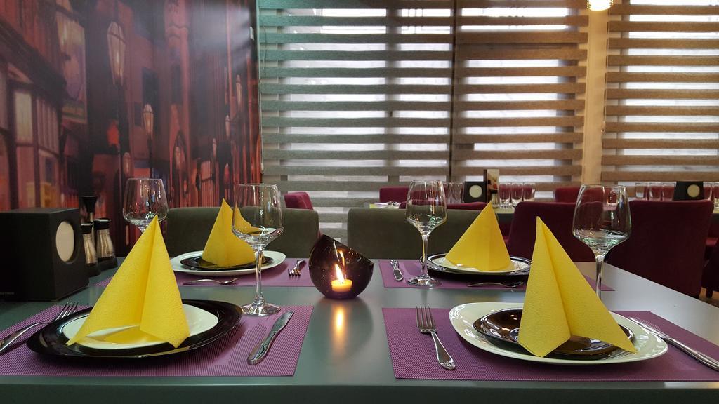 Apart Hotel Kalonis Скопие Екстериор снимка