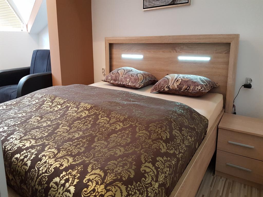 Apart Hotel Kalonis Скопие Стая снимка