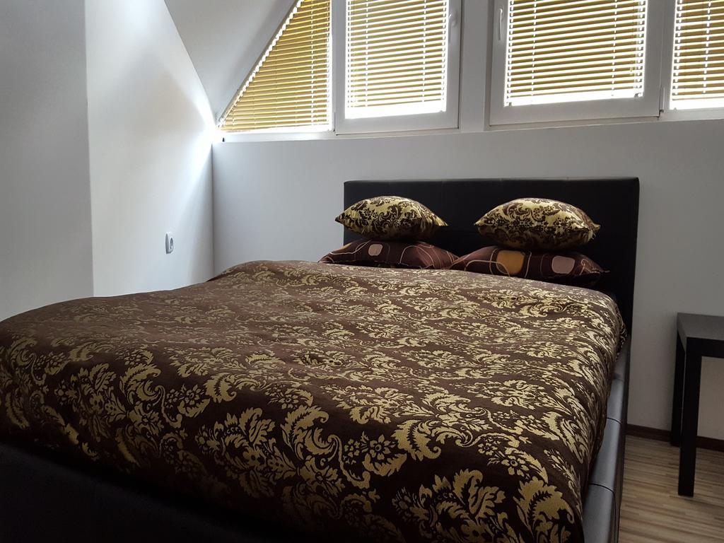 Apart Hotel Kalonis Скопие Стая снимка