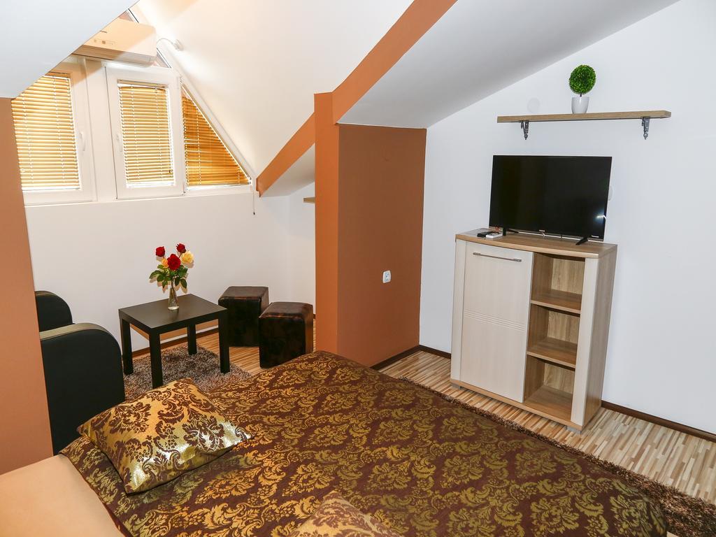 Apart Hotel Kalonis Скопие Стая снимка